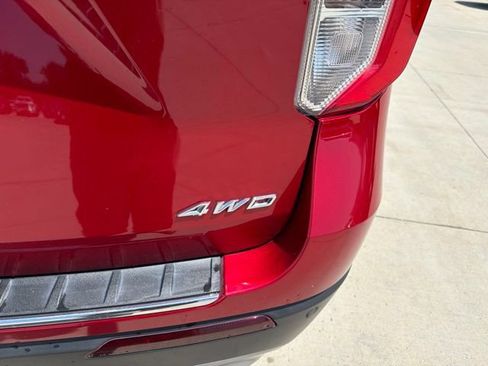 Used 2023 Ford Explorer Limited w/ Equipment Group 301A AWD/4WD image 10