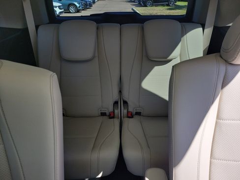 Certified 2026 Mercedes-Benz GLS 450 4MATIC image 15