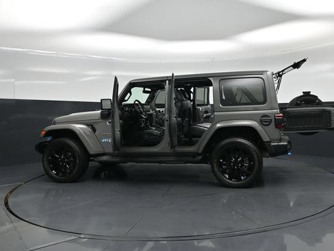Used 2023 Jeep Wrangler Unlimited Sahara w/ Cold Weather Group AWD/4WD image 33