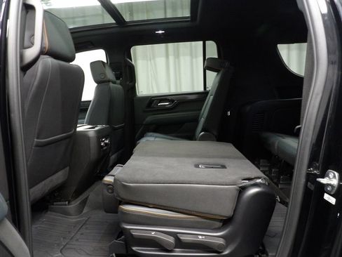 Used 2025 GMC Yukon XL AT4 AWD/4WD image 51