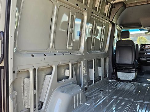 New 2025 Mercedes-Benz Sprinter 2500 image 32
