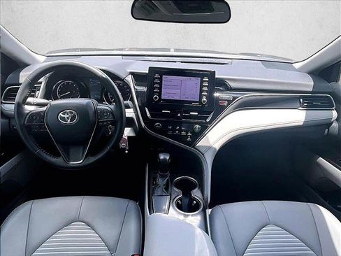 Used 2021 Toyota Camry SE FWD image 15