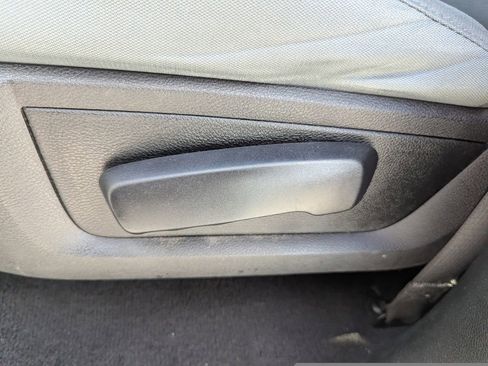 Used 2018 RAM 1500 Express w/ Express Value Package image 17