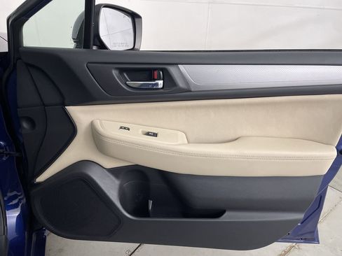 Used 2015 Subaru Legacy 2.5i Premium AWD/4WD image 21