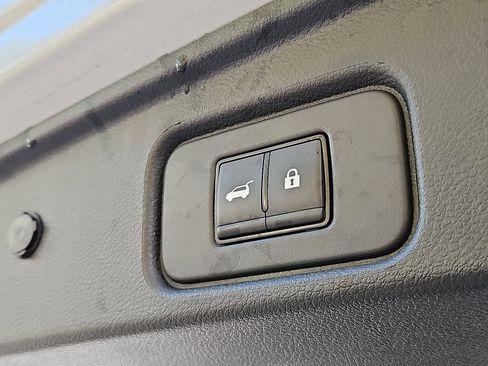 Certified 2023 Nissan Pathfinder SL image 29