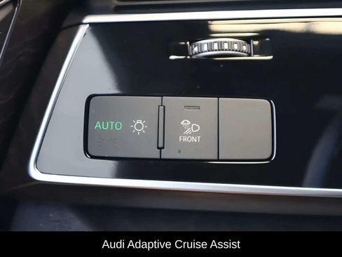 Used 2020 Audi Q8 Premium Plus w/ Premium Plus Package AWD/4WD image 13