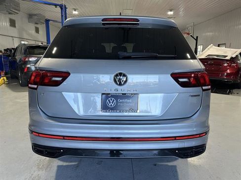 Certified 2022 Volkswagen Tiguan SE R-Line image 6