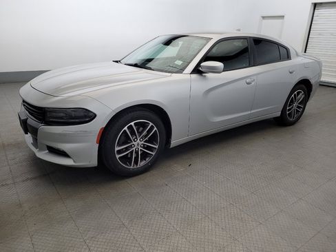 Used 2019 Dodge Charger SXT AWD/4WD image 2