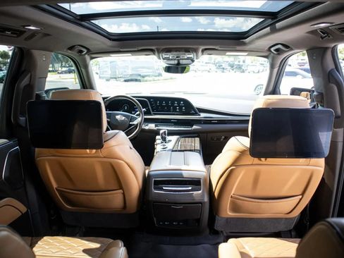 Used 2021 Cadillac Escalade Sport w/ LPO, ONYX Package RWD image 30