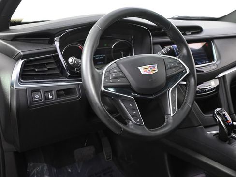 Used 2025 Cadillac XT5 Premium Luxury AWD/4WD image 12