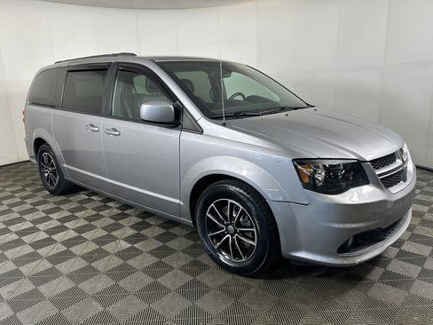 Used 2019 Dodge Grand Caravan GT FWD image 4