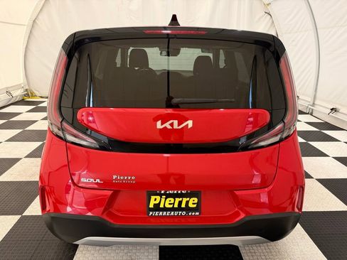 Used 2023 Kia Soul LX w/ LX Technology Package image 3