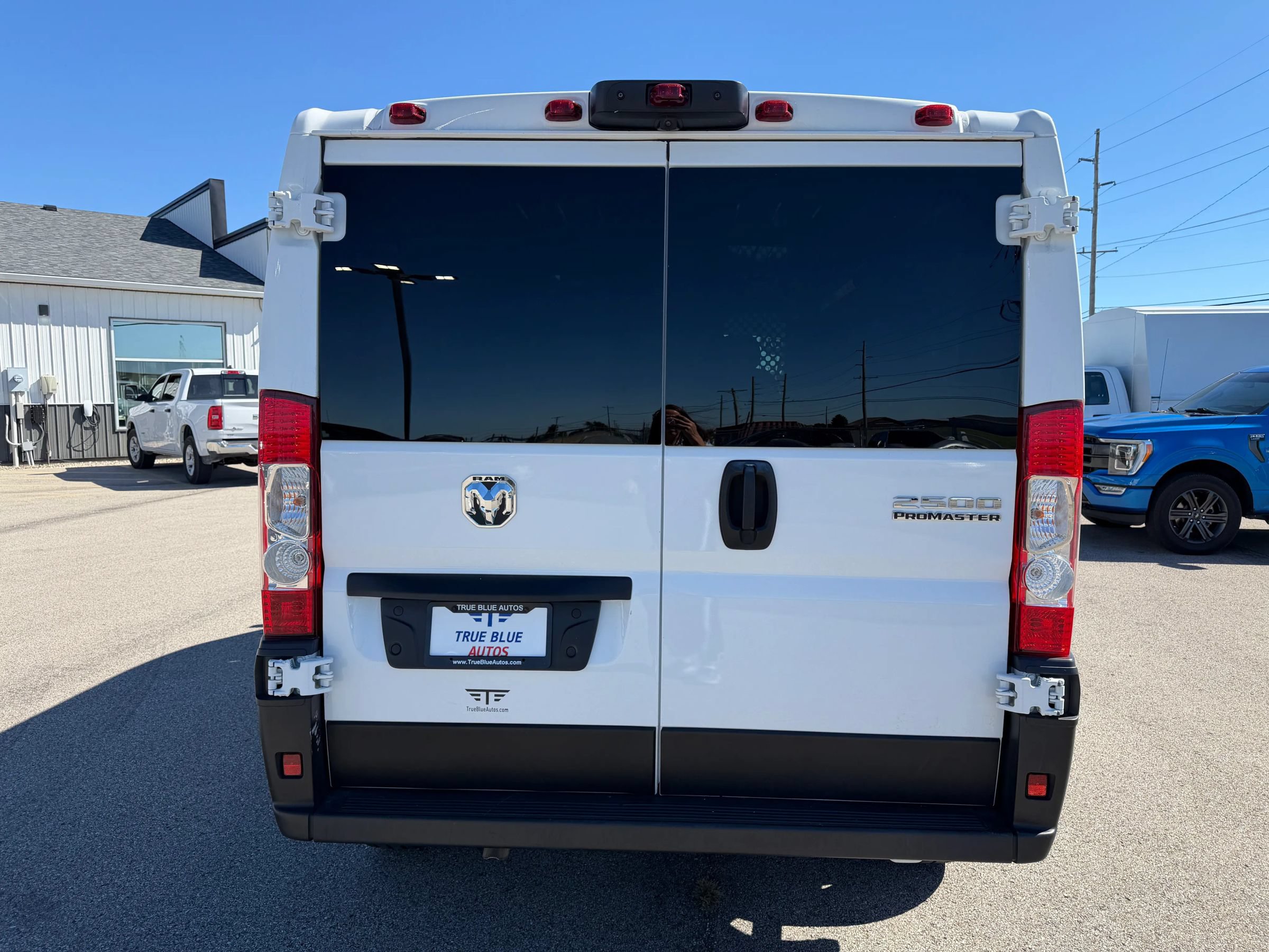 Used 2025 RAM ProMaster 2500 w/ U-Haul Equipment Group FWD image 3