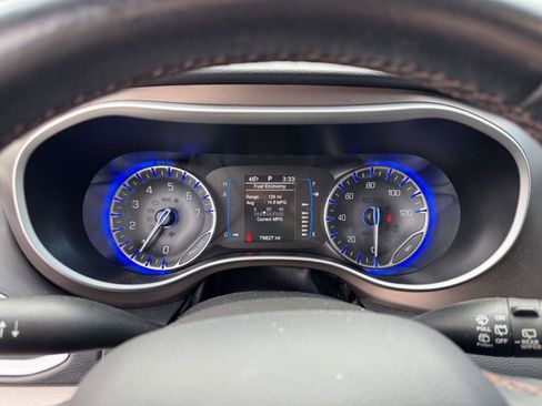 Used 2017 Chrysler Pacifica Touring-L image 23