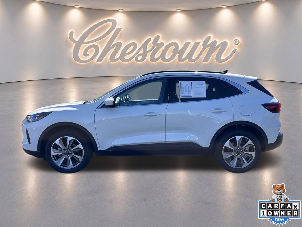Used 2025 Ford Escape Platinum AWD/4WD image 2