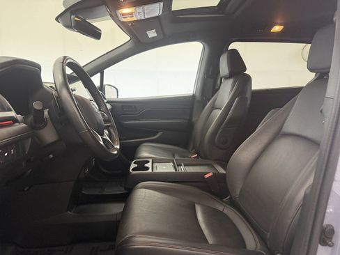 Used 2025 Honda Odyssey Sport-L image 17