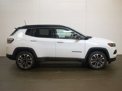 Used 2023 Jeep Compass Limited AWD/4WD image 3