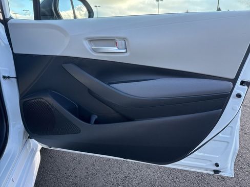 Used 2020 Toyota Corolla LE image 25
