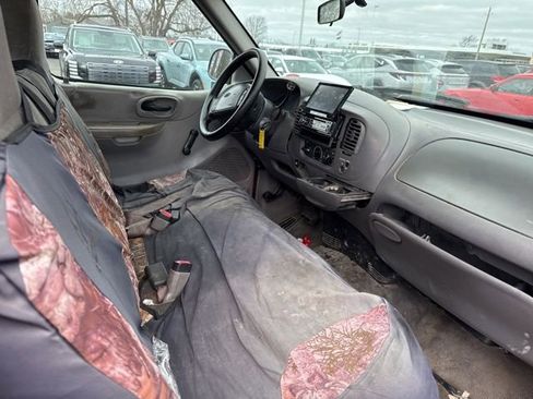 Used 1999 Ford F250 XLT image 9