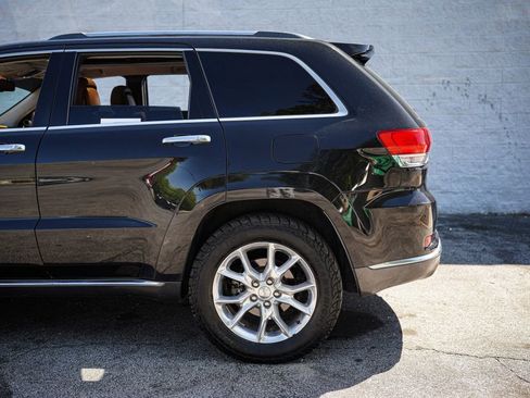 Used 2015 Jeep Grand Cherokee Summit w/ Trailer Tow Group IV image 12