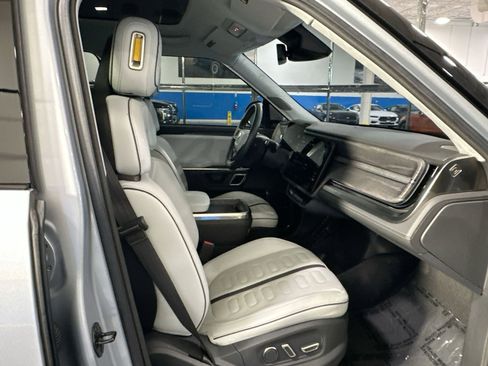 Used 2023 Rivian R1T Launch Edition image 30