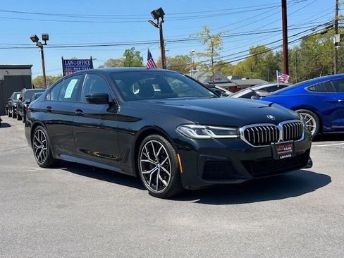 Used 2021 BMW 530i xDrive w/ M Sport Package AWD/4WD image 3