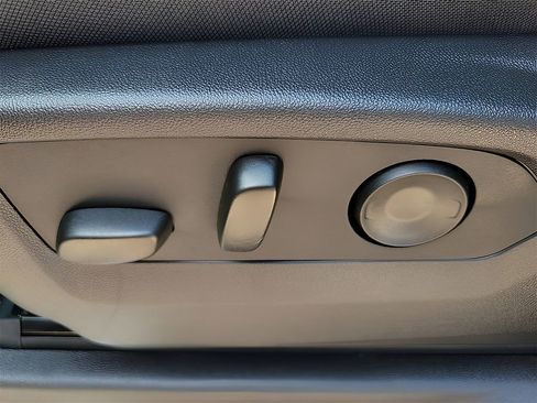 New 2026 GMC Sierra 1500 SLE w/ Preferred Package image 15