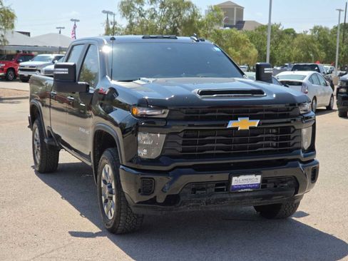 Used 2026 Chevrolet Silverado 2500 Custom w/ Custom Value Package AWD/4WD image 3
