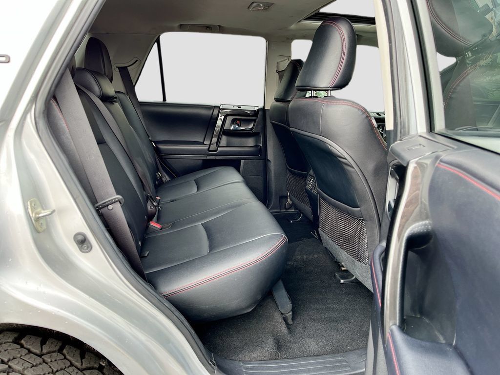 Used 2018 Toyota 4Runner TRD Off-Road Premium AWD/4WD image 27