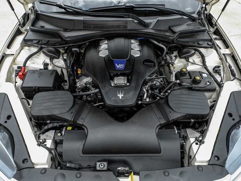 Used 2018 Maserati Quattroporte S GranSport Q4 AWD/4WD image 50