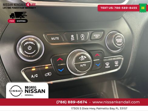 Used 2021 Jeep Cherokee Limited image 23