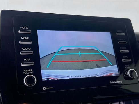 Used 2021 Toyota Camry SE image 10