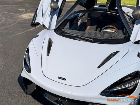 Used 2021 McLaren 765LT RWD image 4
