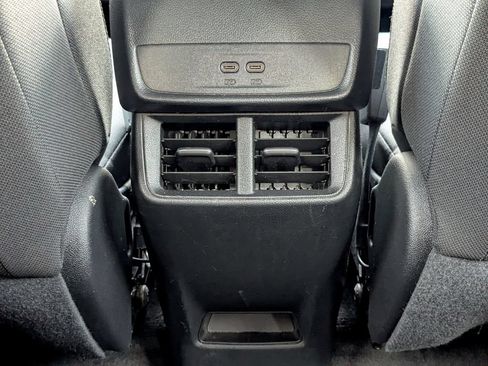 Used 2025 Chevrolet Equinox LT w/ Safety and Technology Package FWD image 17