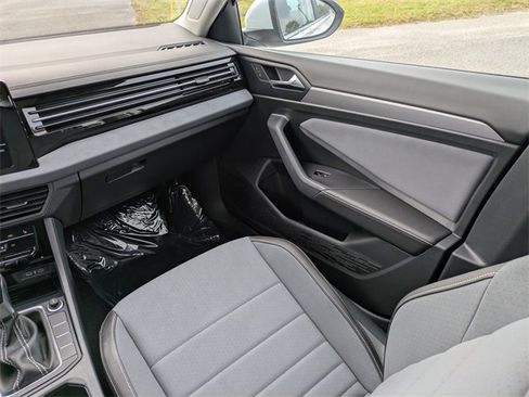 New 2026 Volkswagen Jetta SE image 16