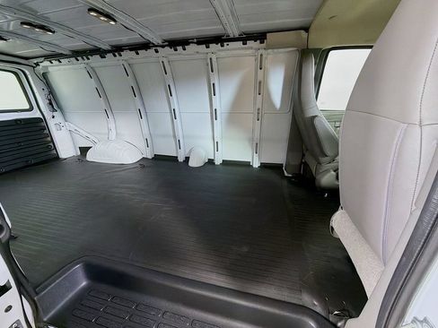 New 2026 Chevrolet Express 3500 Extended RWD image 21