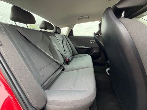 Used 2025 Kia K4 LXS image 12