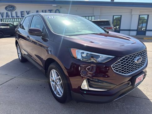 Used 2023 Ford Edge SEL w/ Convenience Package AWD/4WD image 3