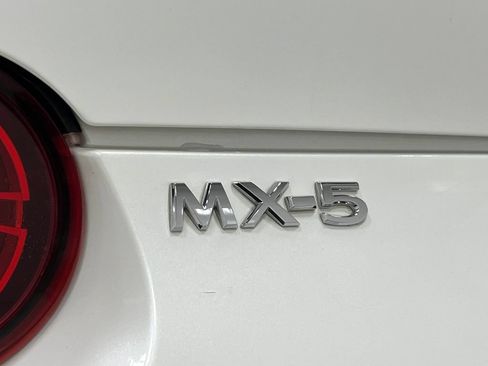 Used 2020 MAZDA MX-5 Miata RF Grand Touring RWD image 37