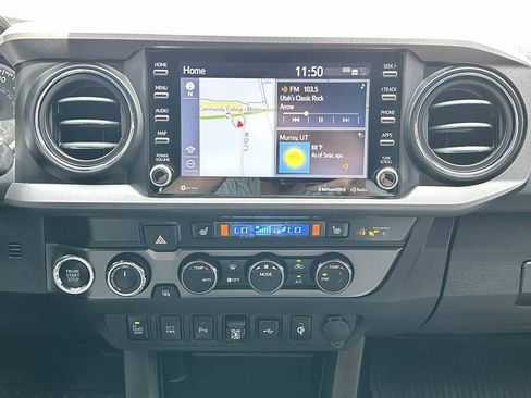 Used 2020 Toyota Tacoma TRD Sport w/ Technology Package AWD/4WD image 31