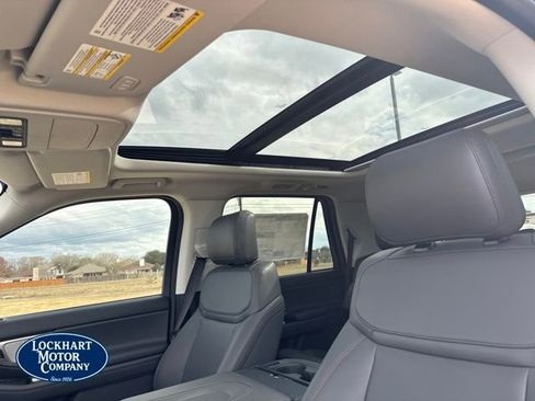 New 2025 Ford Expedition Active image 21