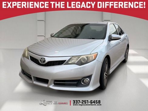Used 2013 Toyota Camry SE FWD image 1