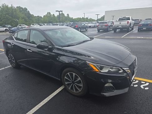 Used 2020 Nissan Altima 2.5 S FWD image 2
