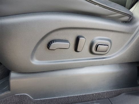 Used 2017 Nissan Titan PRO-4X image 25