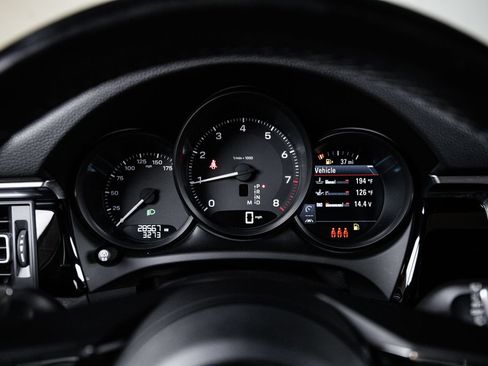 Certified 2023 Porsche Macan AWD/4WD image 15