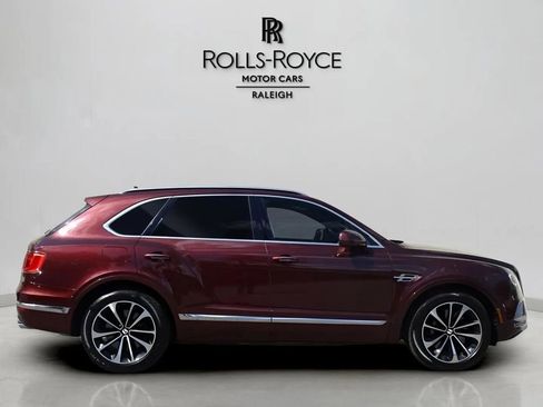 Used 2017 Bentley Bentayga AWD/4WD image 4
