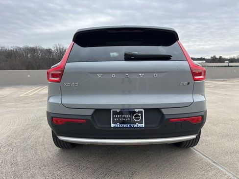 Certified 2025 Volvo XC40 B5 Core image 7
