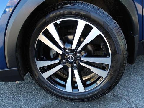 Used 2018 Nissan Kicks SV image 9