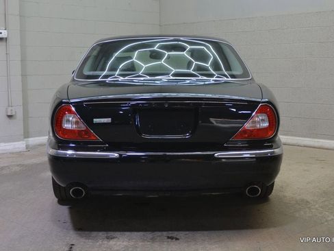 Used 2004 Jaguar XJ8 RWD image 34