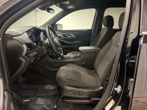 Used 2023 Chevrolet Traverse LT image 9